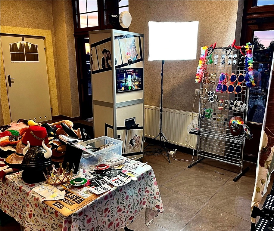 Fotobudka na urodziny Podkarpacie – kreatywna atrakcja dla gości