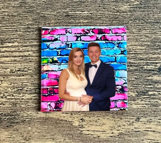 Foto magnesy na wesele Stalowa Wola – kolorowy magnes z imprezy