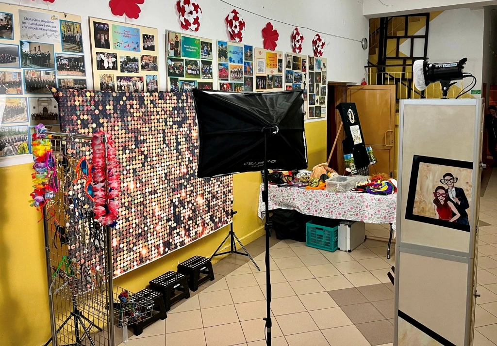 Fotobudka podczas Andrzejek 2025 w GOKiW Wielopole Skrzyńskie