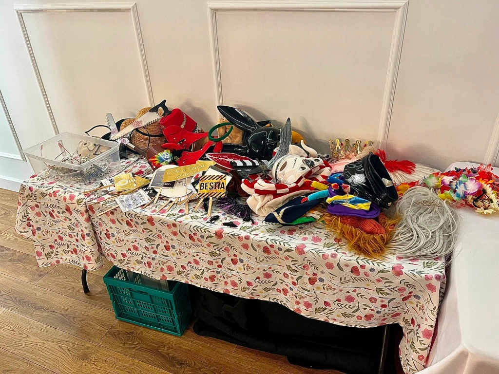 gadżety i przebrania do fotobudki